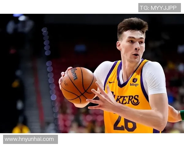 夏季联赛湖人队与骑士队激战正酣年轻球员展现无限潜力与激情