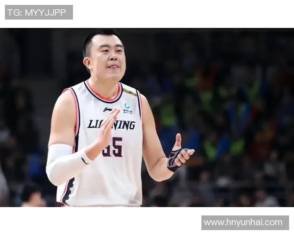 韩德君：从篮球新星到CBA传奇的成长之路与辉煌成就解析